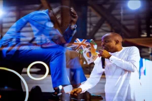 "I Don&rsquo;t Write My Songs, I Receive Them From God" - Dunsin Oyekan Reveals His Secret